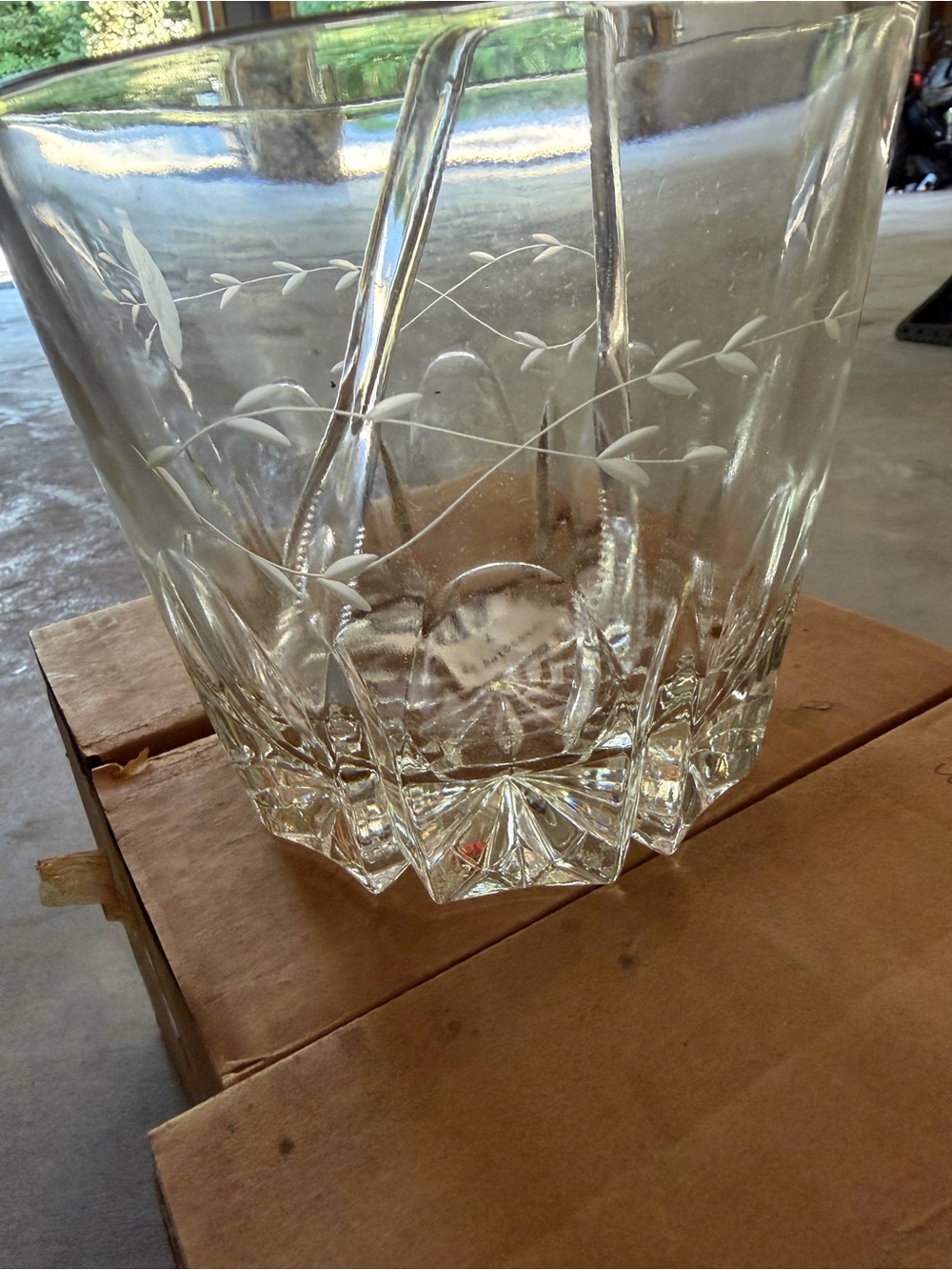 NIB- Princess House clear crystal floral etched ice bucket with tongs